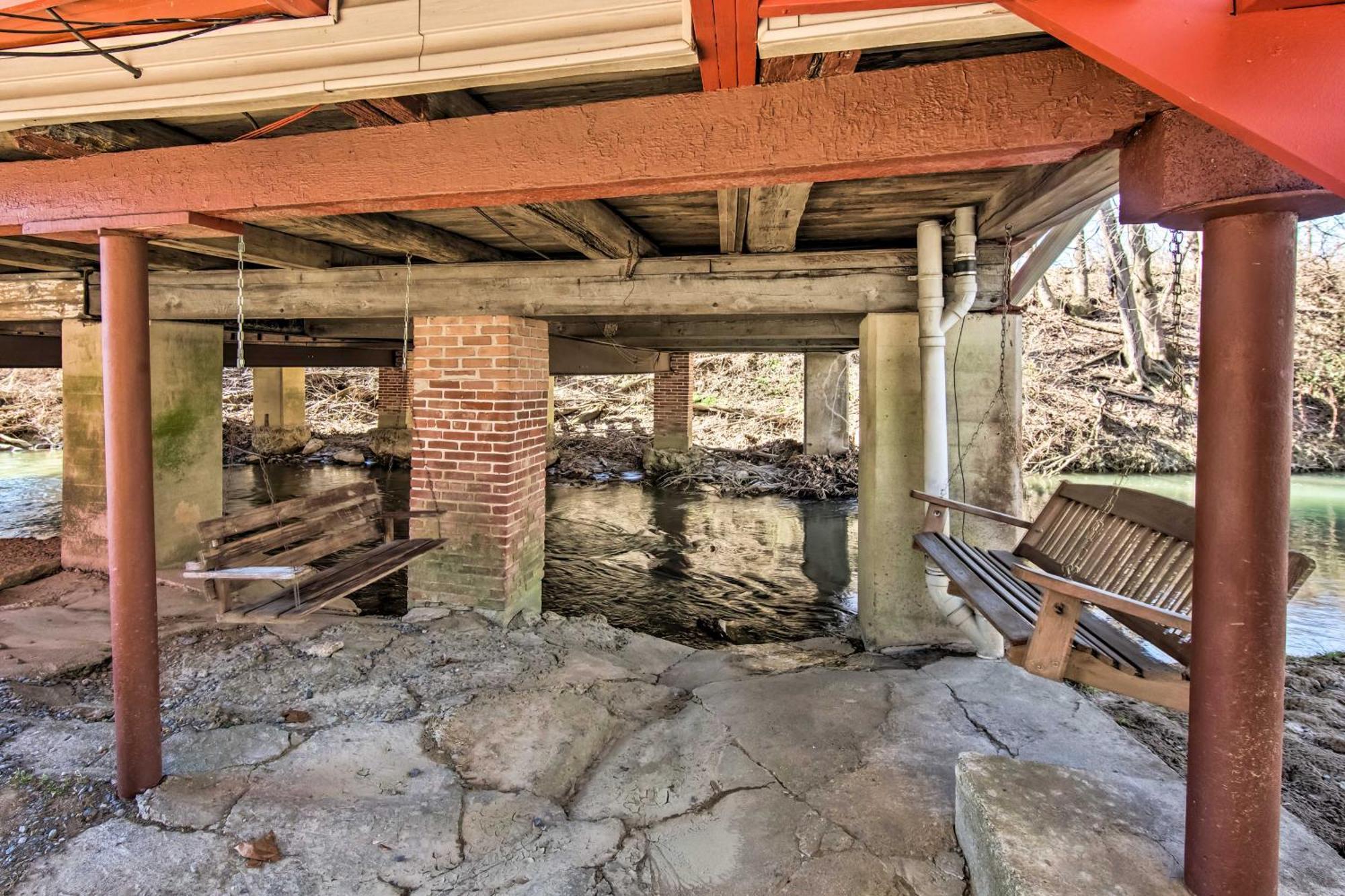 Runningwater Apartment In Lancaster With Deck Εξωτερικό φωτογραφία