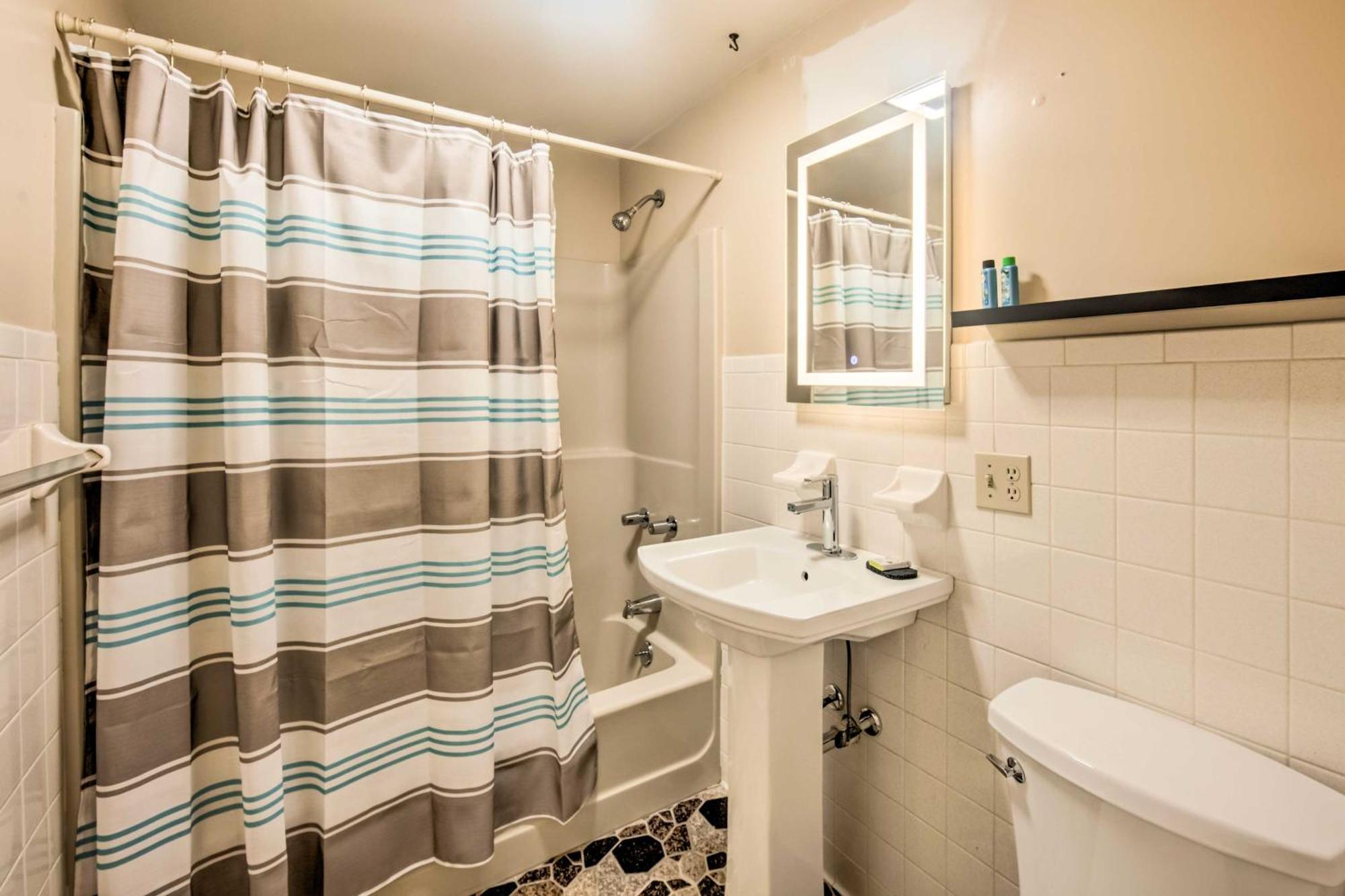 Runningwater Apartment In Lancaster With Deck Εξωτερικό φωτογραφία